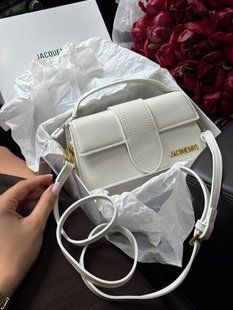 Jacquemus Le Bambino Small Handbag With Adjustable Crossbody White pr1053 фото