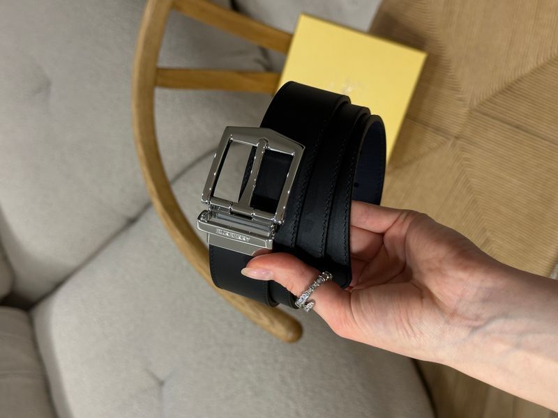 Burberry Reversible Grainy Leather Belt &mdash; двосторонній шкіряний ремінь Silver 6617043 фото