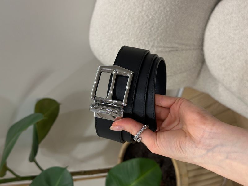 Burberry Reversible Grainy Leather Belt &mdash; двосторонній шкіряний ремінь Silver 6617043 фото