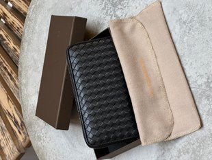 Гаманець Bottega Veneta Intrecciato Piccolo Zip із плетеної гладкої шкіри у чорному кольорі 8818404 фото