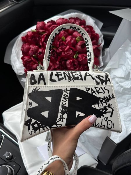 Balenciaga Hourglass Handbag Small in Crocodile Embossed Calfsk White/Black pr1061 фото