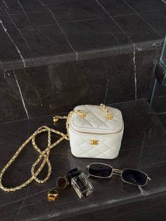 Chanel Classic White Lambskin Pearl Crush Mini Vanity Case [оригінальна коробка] pr0027 фото