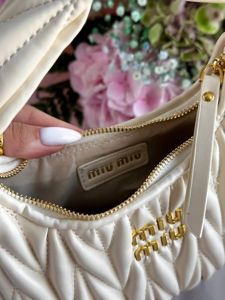 Miu Miu Wander Matelass&eacute; Nappa Leather Mini Hobo BagWhite [оригінальна брендована коробка] miu2441 фото