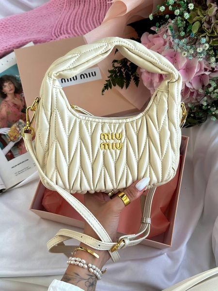Miu Miu Wander Matelass&eacute; Nappa Leather Mini Hobo BagWhite [оригінальна брендована коробка] miu2441 фото