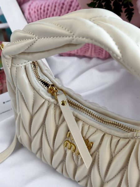 Miu Miu Wander Matelass&eacute; Nappa Leather Mini Hobo BagWhite [оригінальна брендована коробка] miu2441 фото