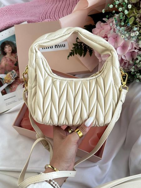 Miu Miu Wander Matelass&eacute; Nappa Leather Mini Hobo BagWhite [оригінальна брендована коробка] miu2441 фото