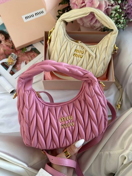 Miu Miu Wander Matelass&eacute; Nappa Leather Mini Hobo BagWhite [оригінальна брендована коробка] miu2441 фото