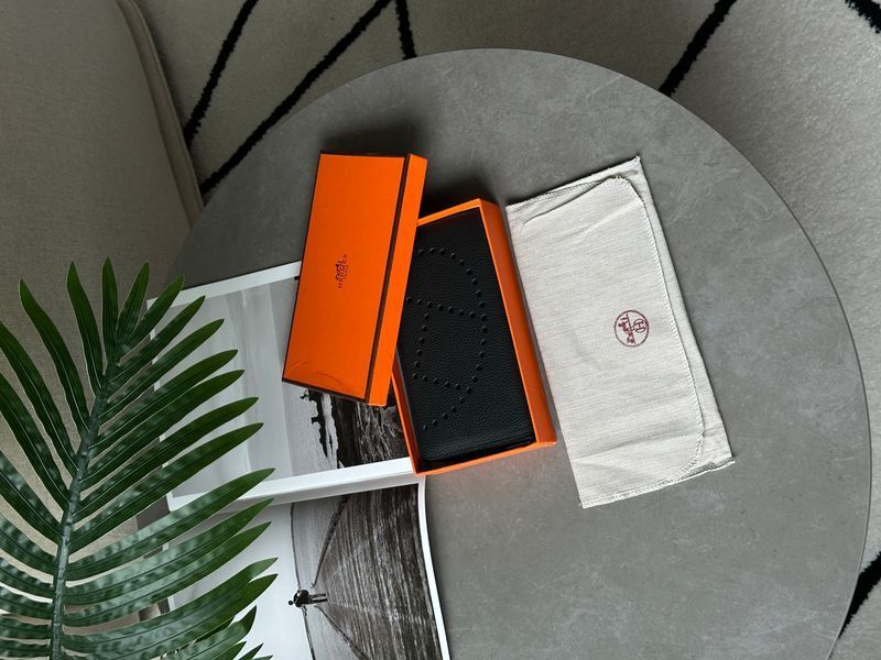Hermes Evelyne Long Chevre Leather Long Bill Wallet Black 882010 фото