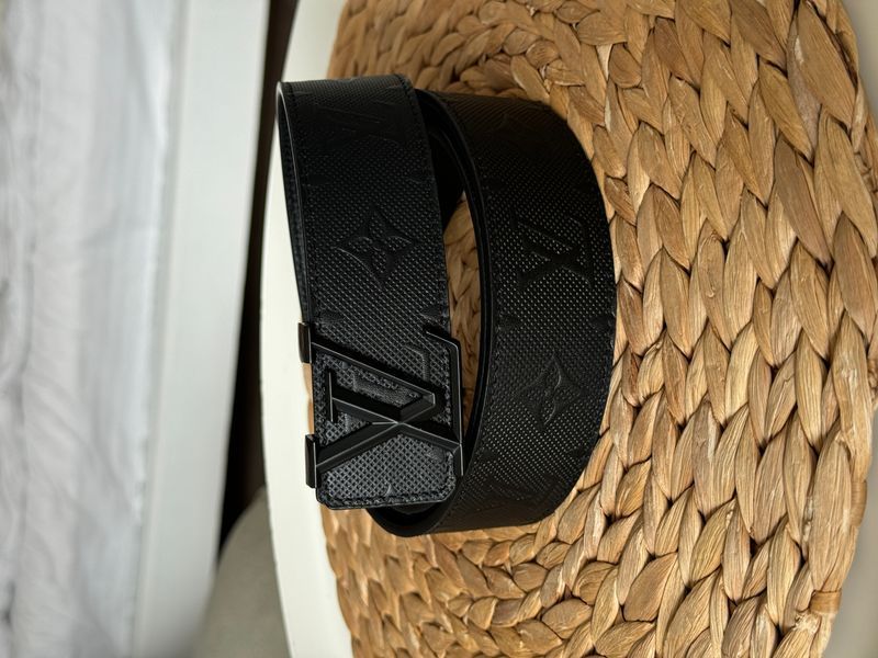 Шкіряний ремінь Louis Vuitton 40 мм Embossing Black/Black із фірмовою металевою пряжкою 6616305 фото