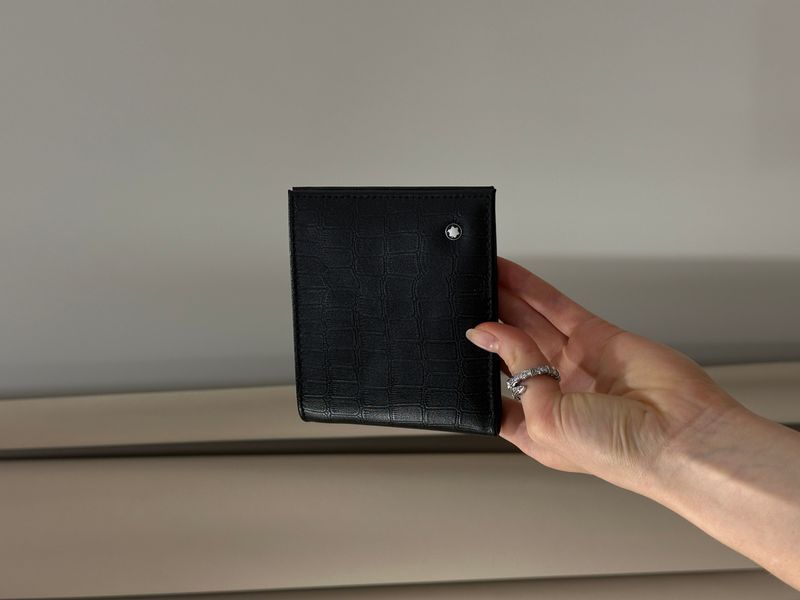 Гаманець Montblanc 8cc з тисненням під крокодила у чорному кольорі 8818605 фото