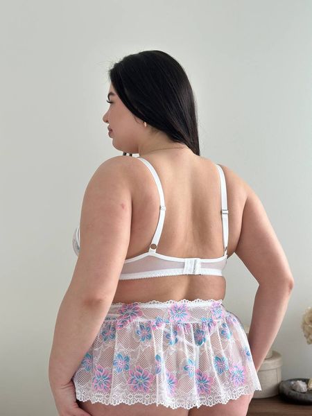 Комплект для дівчат PLUS SIZE з ніжного мережива у світлій гамі з квітковою вишивкою DO3947 фото