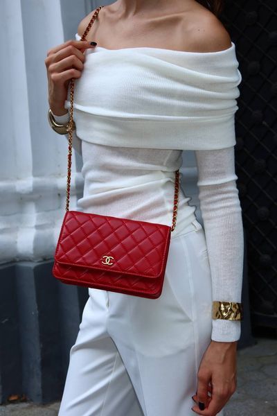 Chanel Classic Wallet on Chain Quilted Caviar Red/Gold Коробка магніт pr22827 фото