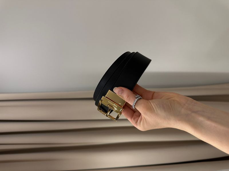 Burberry Reversible Grainy Leather Belt &mdash; двосторонній шкіряний ремінь Gold  6617144 фото