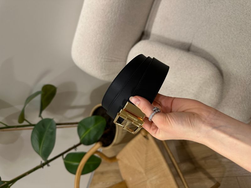 Burberry Reversible Grainy Leather Belt &mdash; двосторонній шкіряний ремінь Gold  6617144 фото