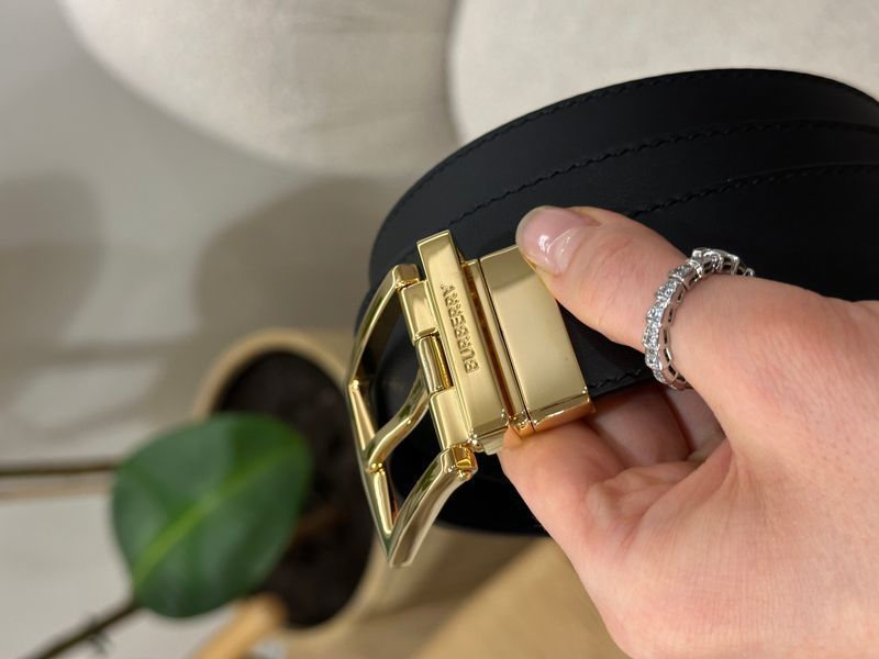 Burberry Reversible Grainy Leather Belt &mdash; двосторонній шкіряний ремінь Gold  6617144 фото