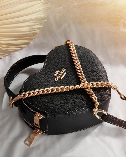 Coach Valentine's Black Crossgrain Leather Heart Crossbody Bag pr00121 фото