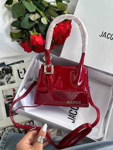 Jacquemus Le Chiquito Moyen Boucle Red pr1019 фото