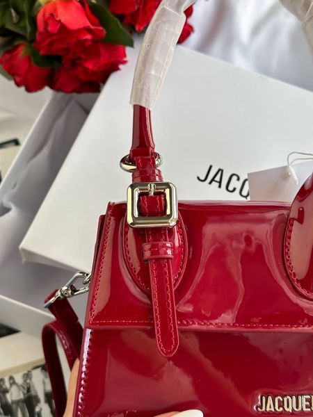 Jacquemus Le Chiquito Moyen Boucle Red pr1019 фото
