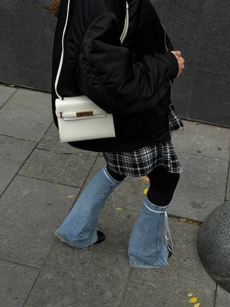 Saint Laurent Manhattan Medium Leather Shoulder Bag Milk pr5121 фото