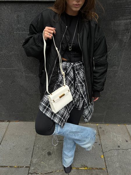 Saint Laurent Manhattan Medium Leather Shoulder Bag Milk pr5121 фото