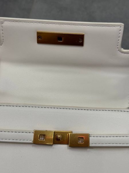 Saint Laurent Manhattan Medium Leather Shoulder Bag Milk pr5121 фото