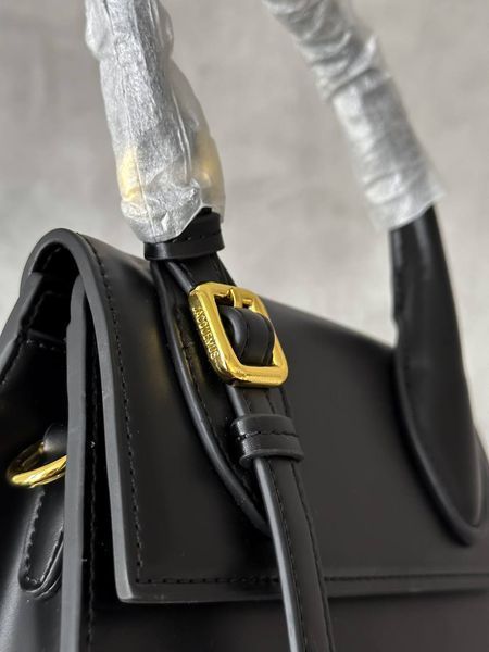 Jacquemus Le Chiquito Moyen Boucle Black pr1015 фото