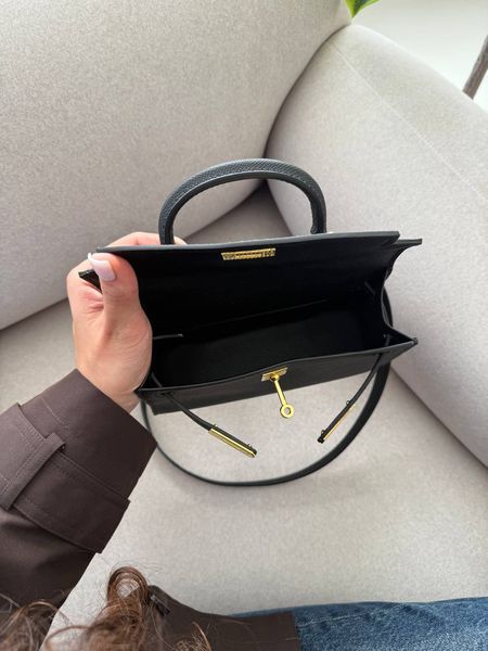 Herm&egrave;s Mini Kelly Black Gold Hardware Магнітна коробка H8212 фото