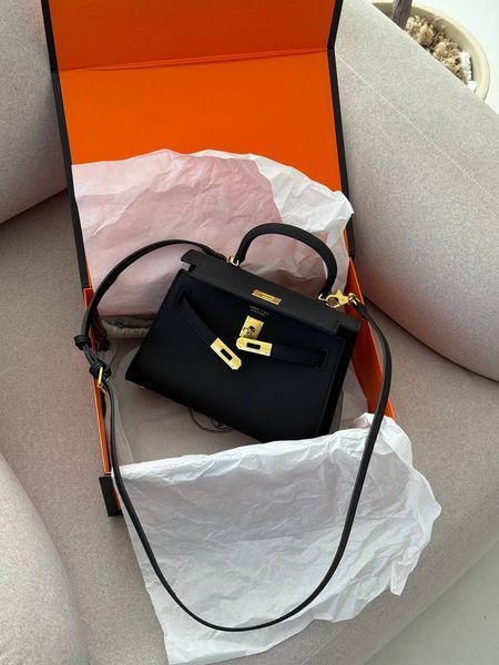 Herm&egrave;s Mini Kelly Black Gold Hardware Магнітна коробка H8212 фото