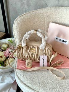 Miu MiuMatelass&eacute; Leather Arcadie Top-Handle Bag. cappuchino [ориг коробка] miu3503 фото