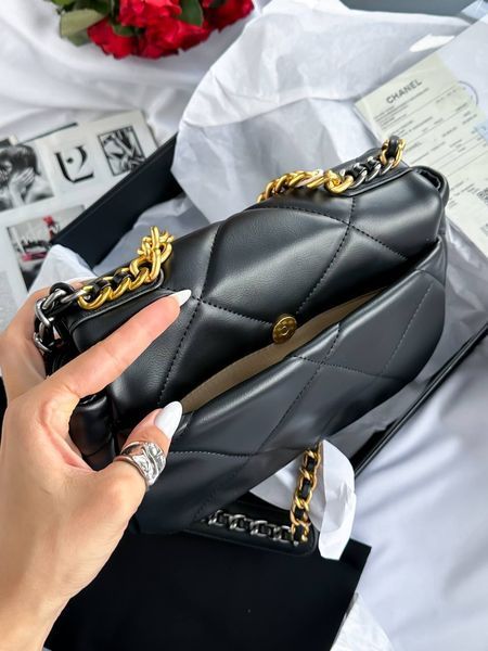 Chanel 19 Large Handbag Black/Gold [магніт коробка] pr88422 фото
