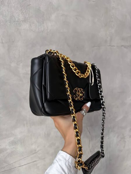 Chanel 19 Large Handbag Black/Gold [магніт коробка] pr88422 фото
