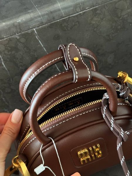 Miu Miu Leather Top-Handle Bag Brown оригинальна коробка] miu2501 фото