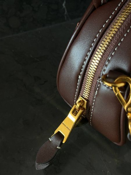 Miu Miu Leather Top-Handle Bag Brown оригинальна коробка] miu2501 фото