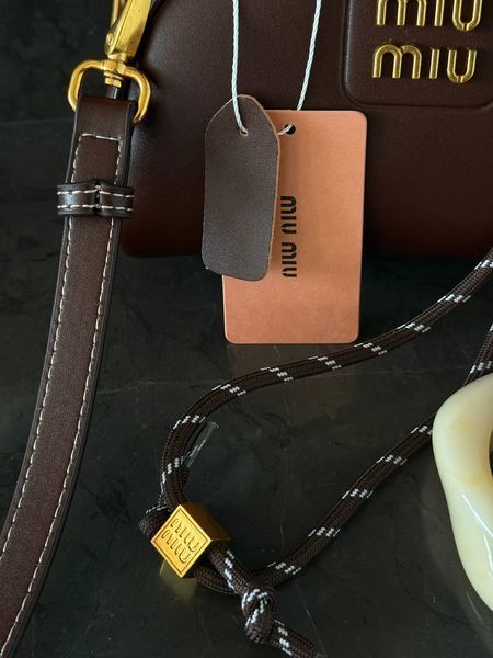 Miu Miu Leather Top-Handle Bag Brown оригинальна коробка] miu2501 фото
