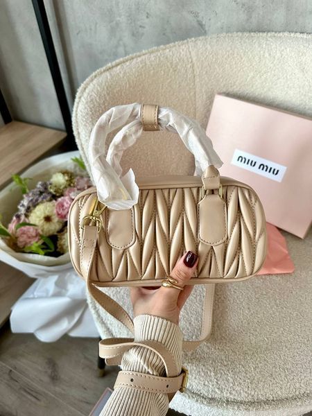 Miu MiuMatelass&eacute; Leather Arcadie Top-Handle Bag. cappuchino [ориг коробка] miu3503 фото