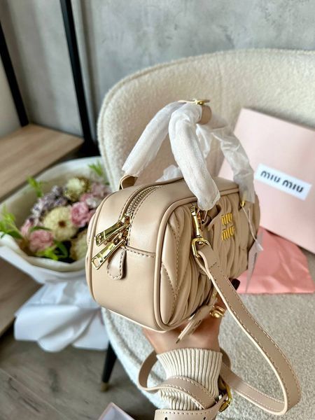 Miu MiuMatelass&eacute; Leather Arcadie Top-Handle Bag. cappuchino [ориг коробка] miu3503 фото