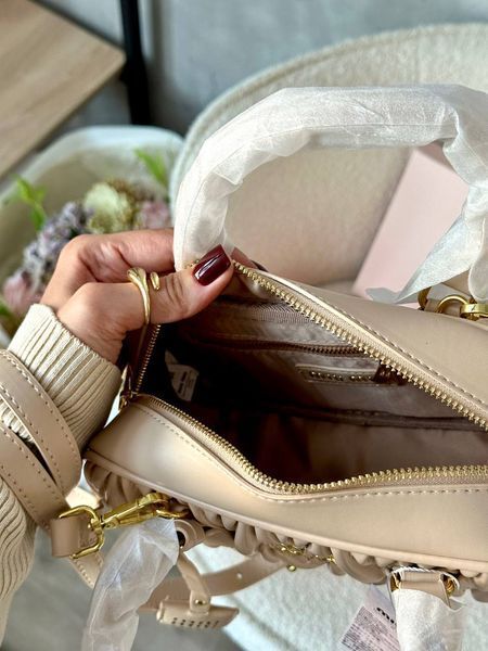 Miu MiuMatelass&eacute; Leather Arcadie Top-Handle Bag. cappuchino [ориг коробка] miu3503 фото