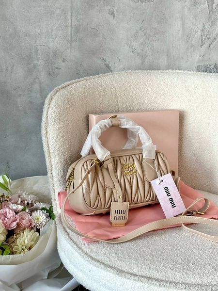 Miu MiuMatelass&eacute; Leather Arcadie Top-Handle Bag. cappuchino [ориг коробка] miu3503 фото