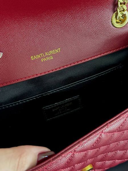 Saint Laurent Leather Envelope Chain Bag Red КОРОБКА МАГНІТ pr5117 фото