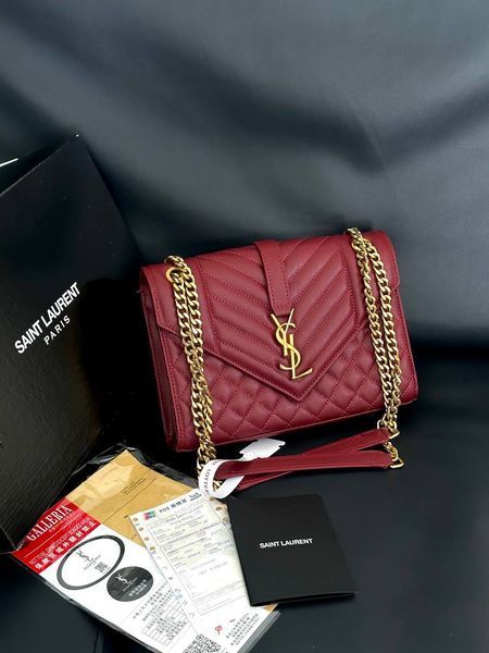 Saint Laurent Leather Envelope Chain Bag Red КОРОБКА МАГНІТ pr5117 фото
