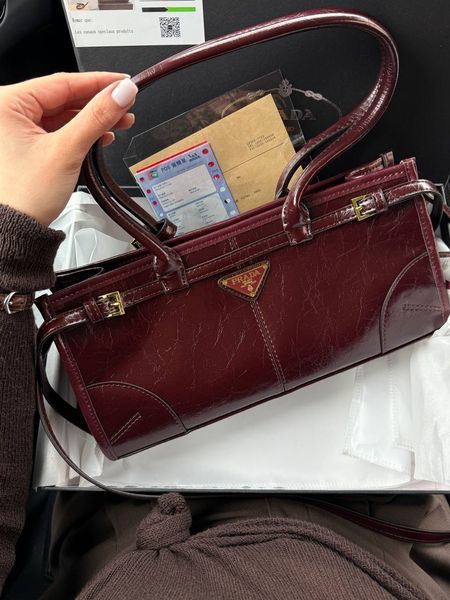 Prada Medium Leather Handbag Burgundy pr00116 фото
