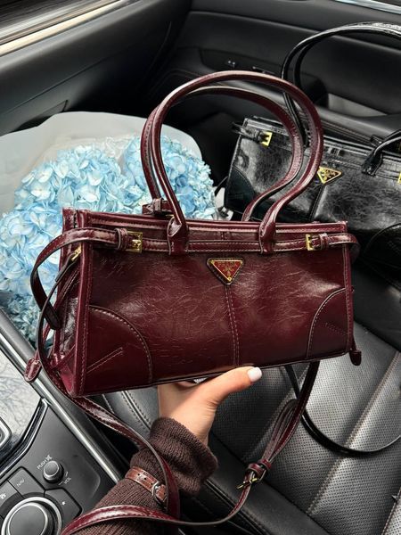 Prada Medium Leather Handbag Burgundy pr00116 фото