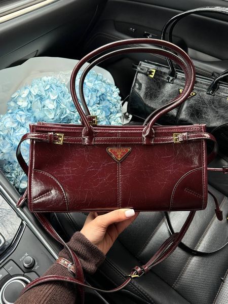 Prada Medium Leather Handbag Burgundy pr00116 фото