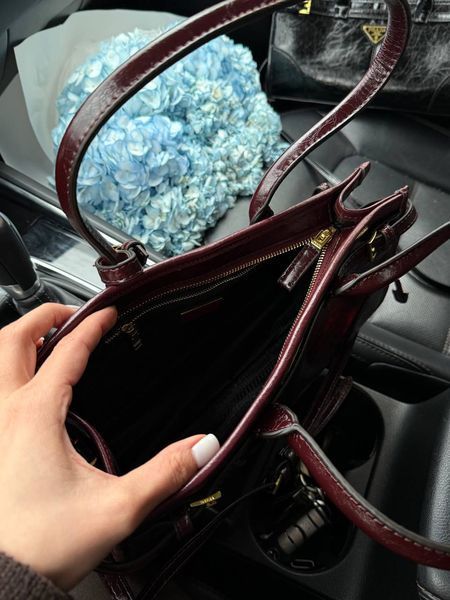 Prada Medium Leather Handbag Burgundy pr00116 фото