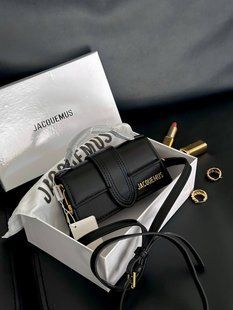 Jacquemus Le Bambino Small Handbag With Adjustable Crossbody BLC pr10412 фото