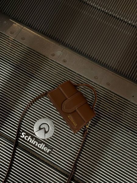 Jacquemus Le Bambino Small Handbag With Adjustable Crossbody Brown pr1059 фото