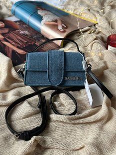 Jacquemus Le Bambino Small Handbag With Adjustable Crossbody pr1042 фото