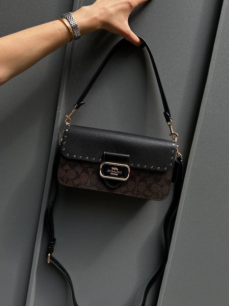 Morgan Crossbody In Colorblock Signature Canvas With Rivets pr23331 фото