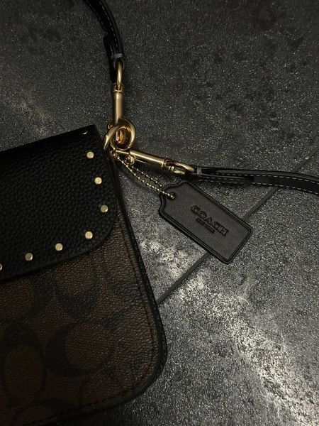 Morgan Crossbody In Colorblock Signature Canvas With Rivets pr23331 фото