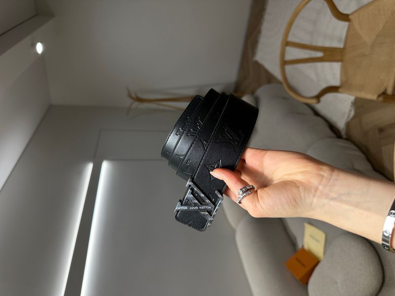 Louis Vuitton Shadow 40mm Belt Black/Silver &mdash; шкіряний ремінь із фірмовим тисненням  6617333 фото
